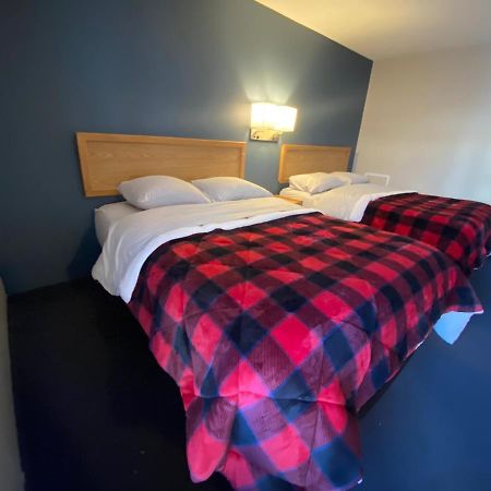 Lumberjack Inn Гейворд Екстер'єр фото